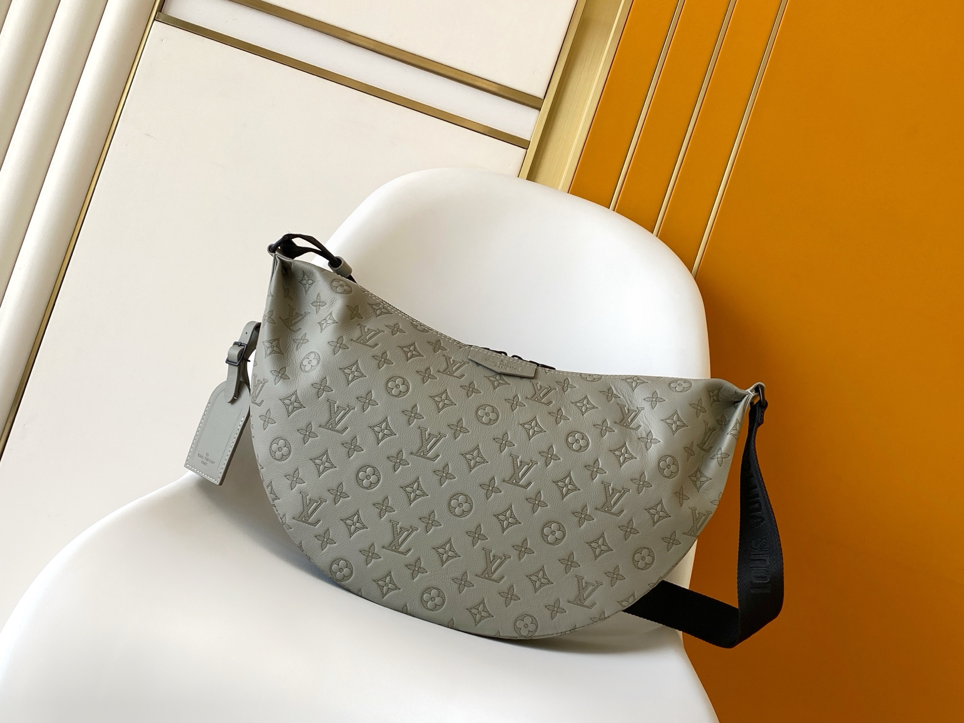 Louis Vuitton LV Speedy Soft 30 Handbag Premium Canvas Model M18076 Gift Box Included Weekend Getaway Designer Bag